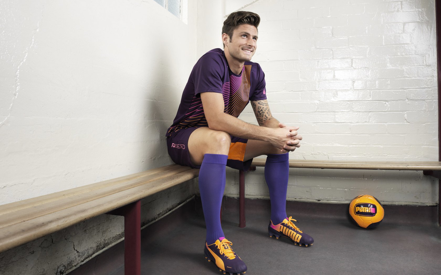 熊猫体育平台-年度焦点之战，巴黎强行终结勒沃库森不败神话