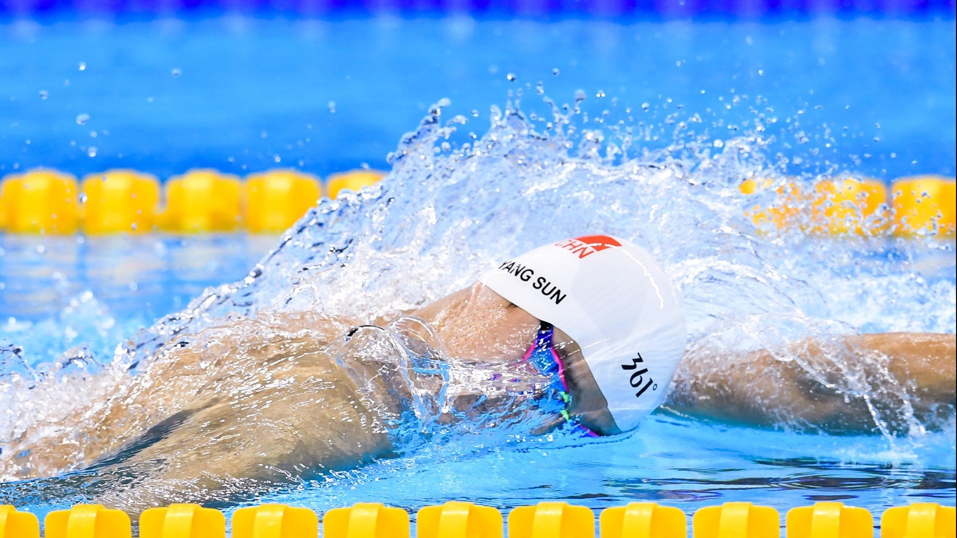 布克关键一球定乾坤，掘金末节发力带走黄蜂